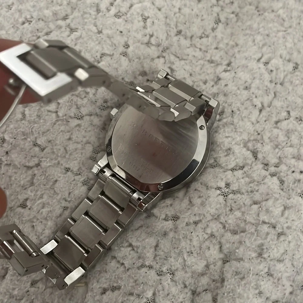 Burberry blue face - Picture 3 of 5